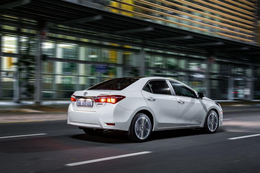  Toyota Corolla Prestige+ 2018 года  (ZA) (фото 2 из 9)